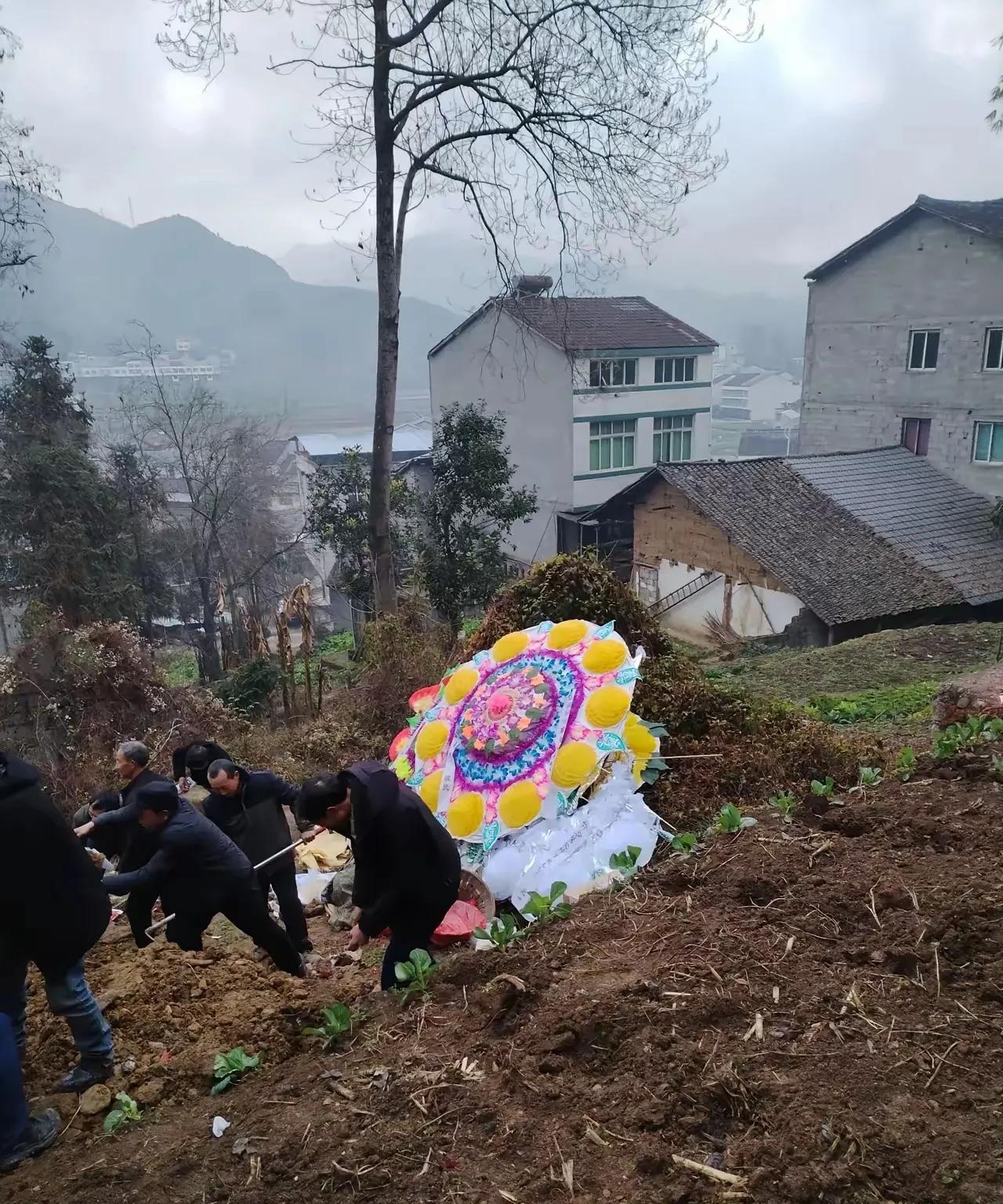 春节期间，发生在我镇的一个惨痛的家庭悲剧，让人扼腕叹息！26岁的女婿，春节期间，