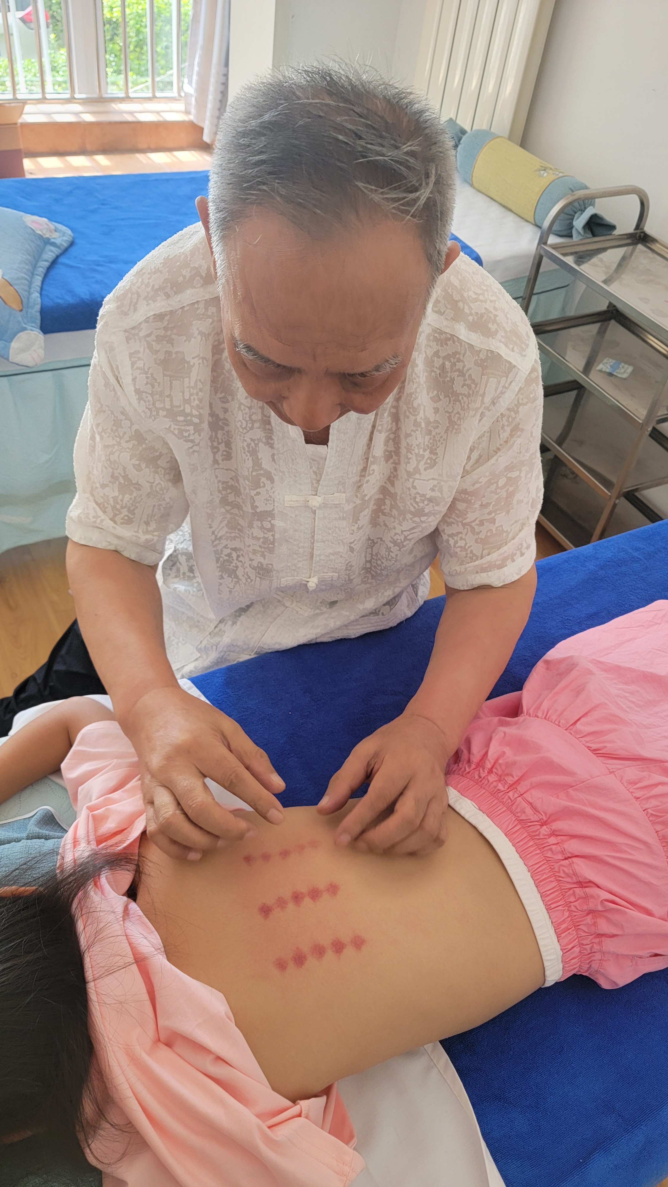 五叶芦根汤出自清代薛生白《湿热病篇》，是湿热病后期调理的经典方剂，因以“五叶”与