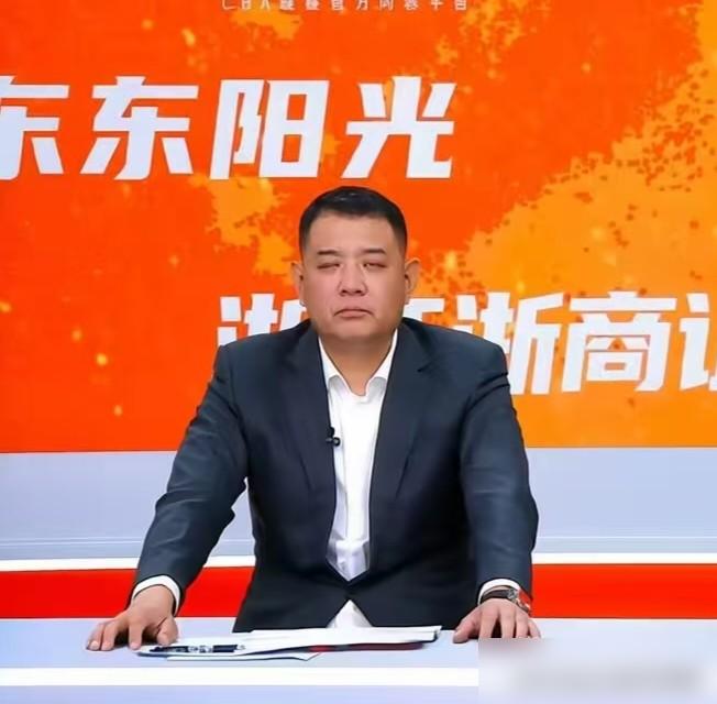 别信王博在更衣室里那套“态度问题”的说辞。我告诉你，那不是铁腕治军，那是一个