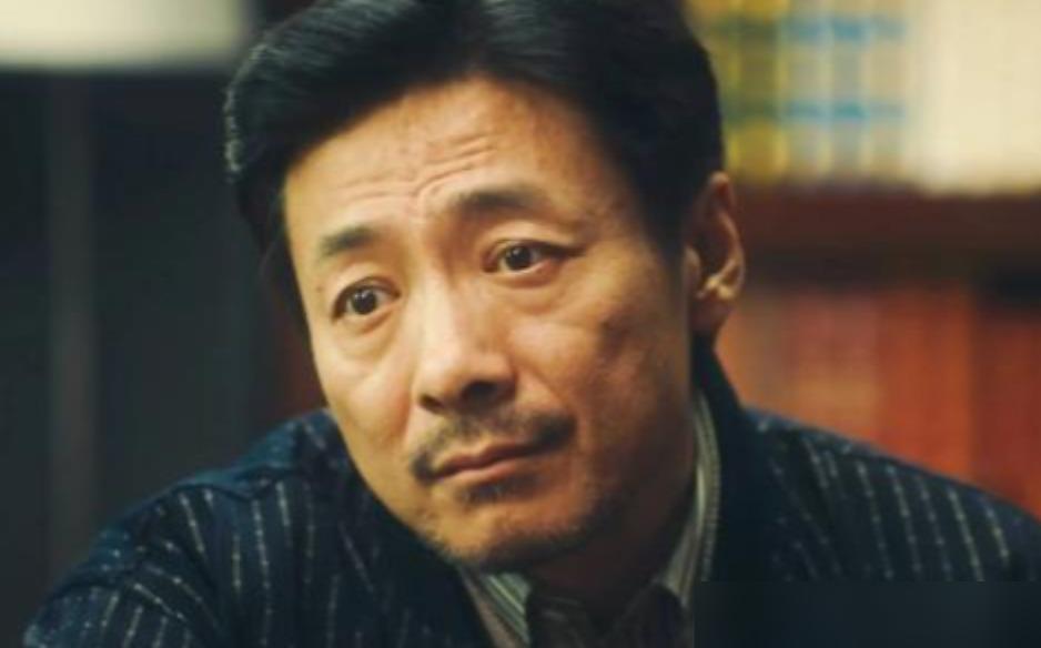 原定演员海鲜过敏跑了，欧豪一个电话把祖峰拽进组，就十几天档期。结果他一咽唾沫，弹