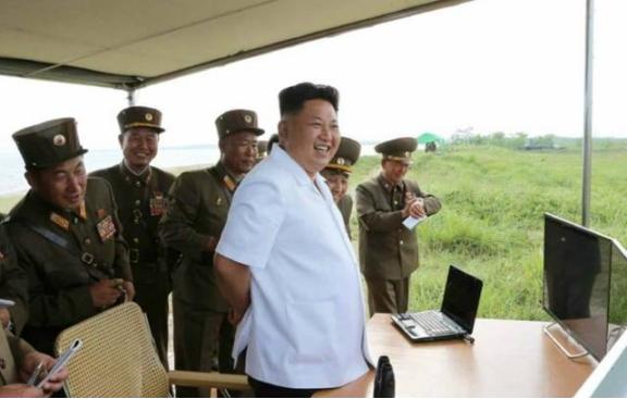 被美韩制裁20年，金正恩却说朝鲜真正的敌人不是美韩，那是谁？从上世纪五十年代