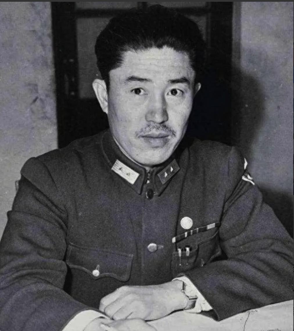 1952年，郑洞国调去北京任职，妻子却嫌弃离家远，工资低，不肯跟去，一年后，还提