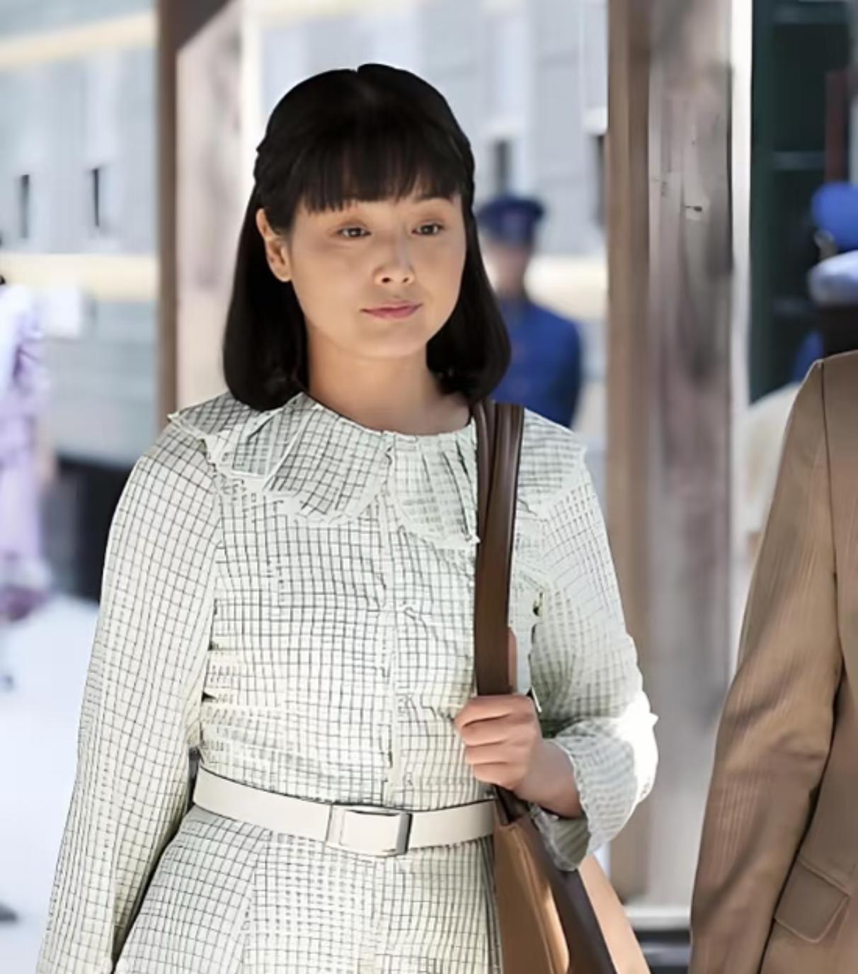 二十多年夫妻处成亲人还非要离婚？看完《父母爱情》里张延演的大姐安欣突然就懂了。