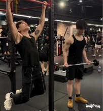 我在健身房助人为乐belike​​​