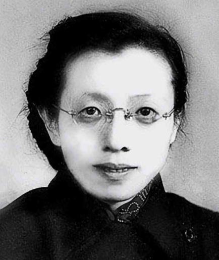 组织给了她20根金条，让她去南京搞地下工作，结果呢？她天天泡在麻将桌上，三年打了