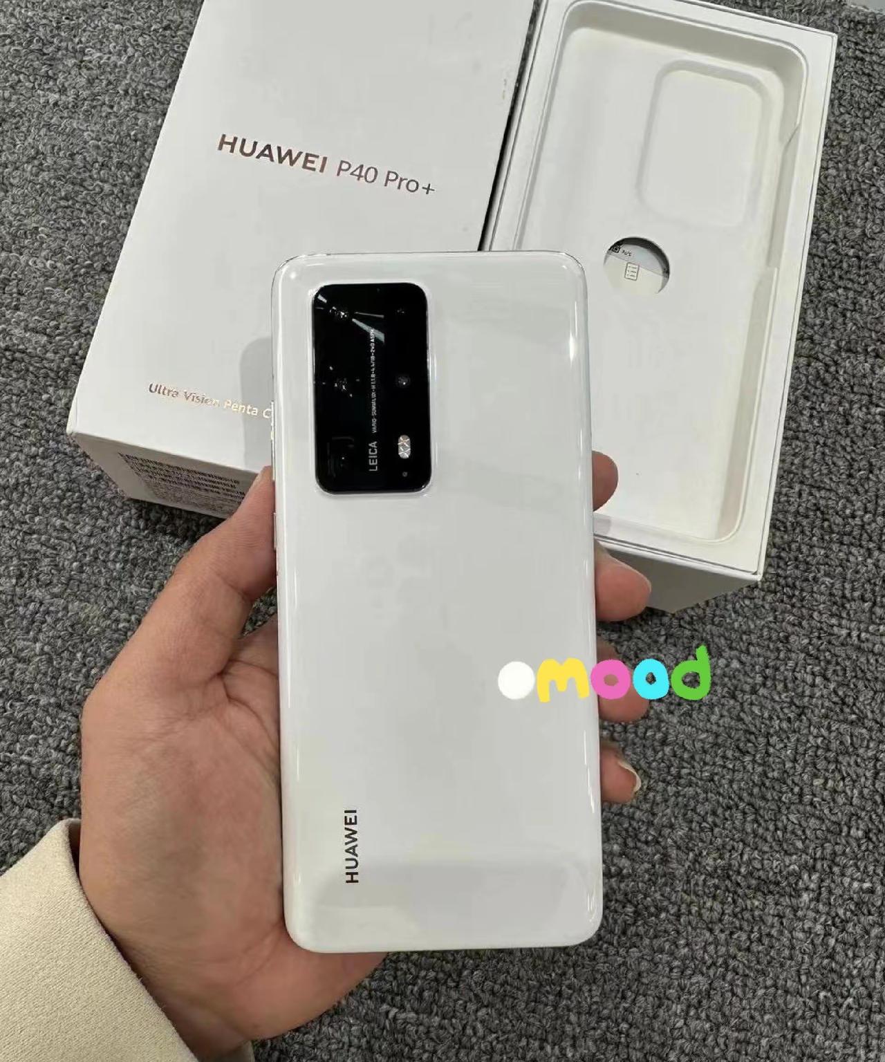 不敢相信，华为P40Pro还能用到现在，感觉成本都捞回来了。完全没有换新机的兴