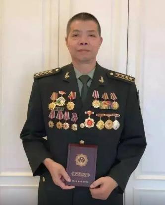 1985年，我军侦察兵隆志勇过境侦察，不料被巡逻越军认出，朝他开了一枪，