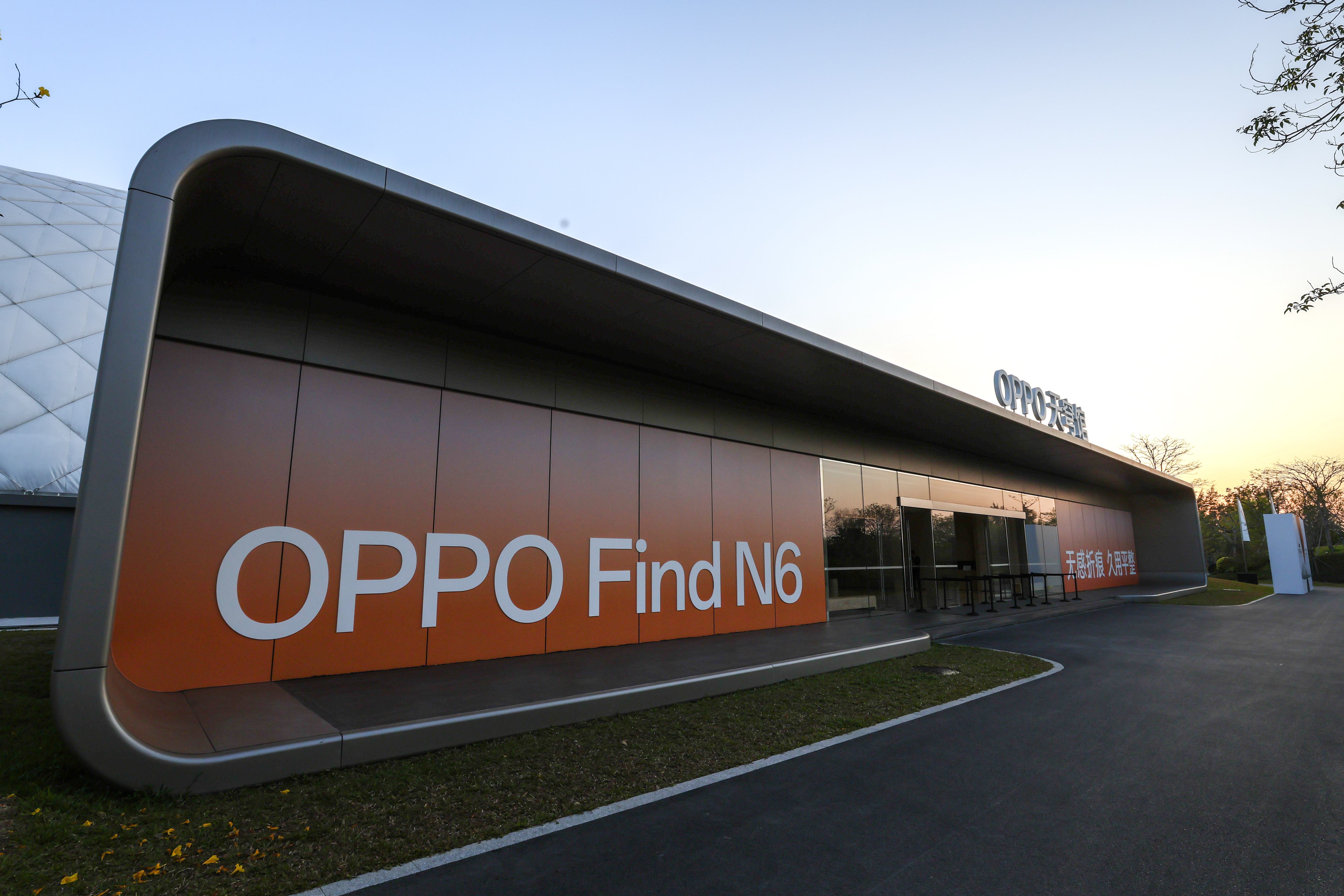 还得是绿厂！这次OPPO发布折叠旗舰OPPOFindN6是在自己的滨海湾