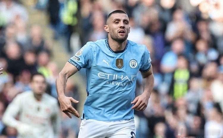 意媒：科娃回归？国米10年后或签回大将米兰体育报：国际米兰正考虑今夏引进曼城中