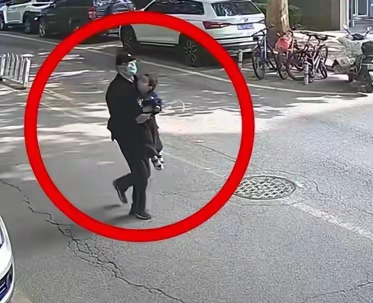 北京，女子系清华航空博士，经过相亲认识丈夫，后因性格不合在打离婚官司，2岁儿子一