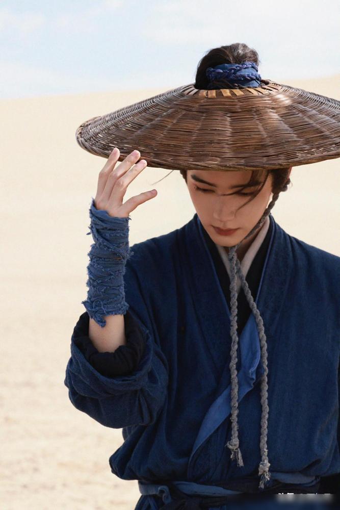 《翘楚》原本可以皆大欢喜。陈都灵的外形和演技撑楚朝这个大女主人设真的太合适了