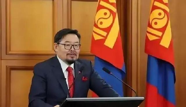 蒙古国要是上午8点宣布加入北约！我估计，9点钟，全世界的地图厂商就得连夜加班改地