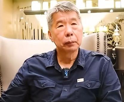 张亚中：我不是“蓝皮红骨”！老张（张亚中）最近被问到是不是“蓝皮红骨”这个话题