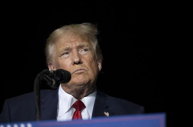 谁能想到，那座维持了半个世纪的“石油美元”大厦，裂缝竟然大到快要遮不住了！最近