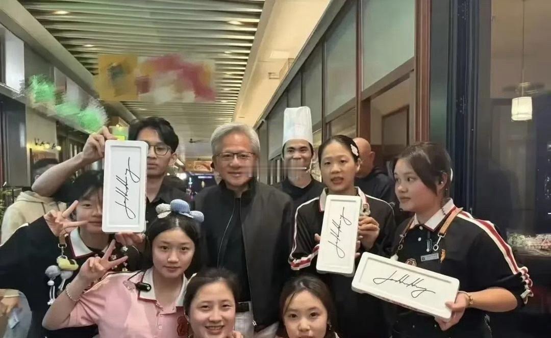网友:一个人就顶上海几年的“GDP”