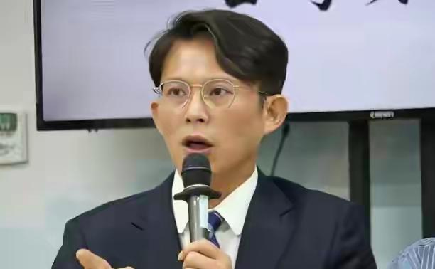 郑丽文迎来两大好消息：老对头失势、新强援到位，但要警惕柯文哲1月5日，黄国昌