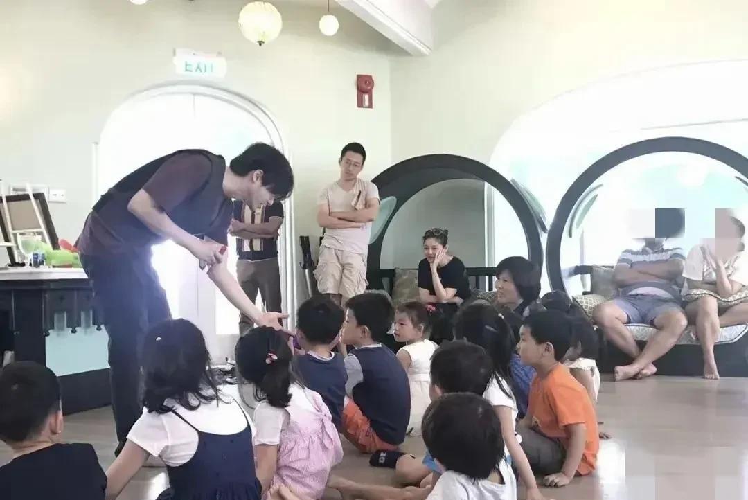 你们发现了吗？其实大徐真的挺爱汪的，甚至超越了孩子！后来，也许是因爱生恨吧！早