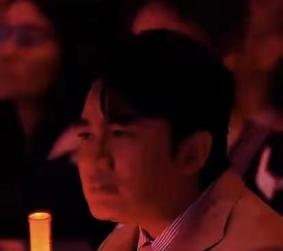 崔健老师，您今晚是怎么了？喝开心了上台的？😂