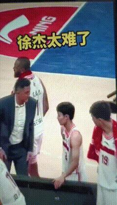 杜峰别再骂人了，再骂徐杰也要走了！徐杰近来状态很不好，一方面是身体确实不舒服，