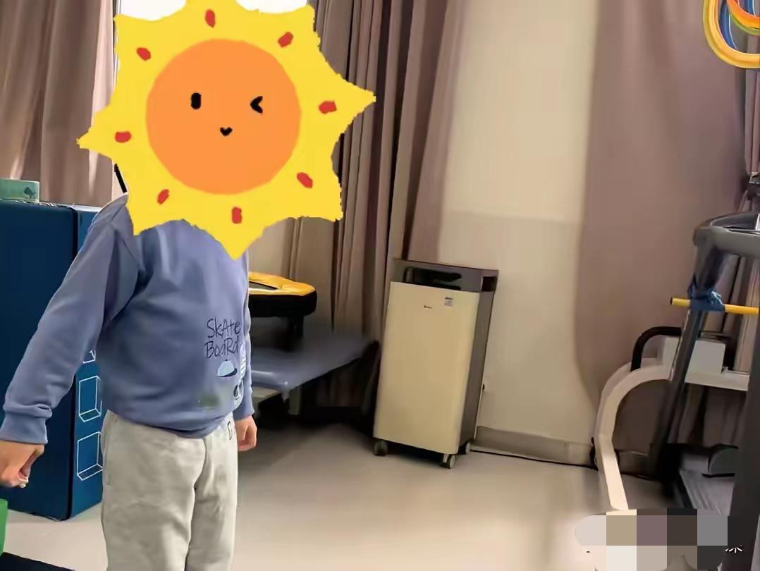 5月24日九派财经报道，北京，两岁小男孩查出难以根治的罕见病，母亲申请重疾险赔付