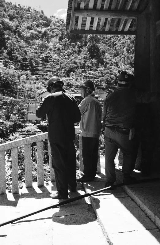 村民帮忙处理丧事触电身亡，户主和道士赔偿33万，家属向供电公司索赔60万！判了