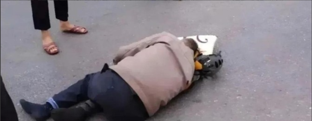 网上有消息说江西某市一个老人在路上摔倒了，周围路人都没敢去扶。有个滴滴司机看