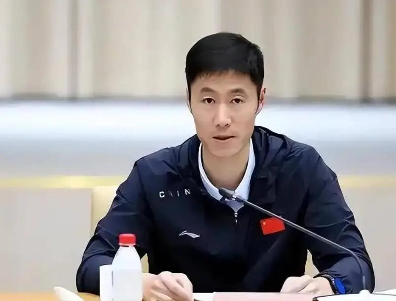 王励勤上任3天放大招：召回刘诗雯许昕等退役国手当陪练，林高远被虐得满头大汗却进