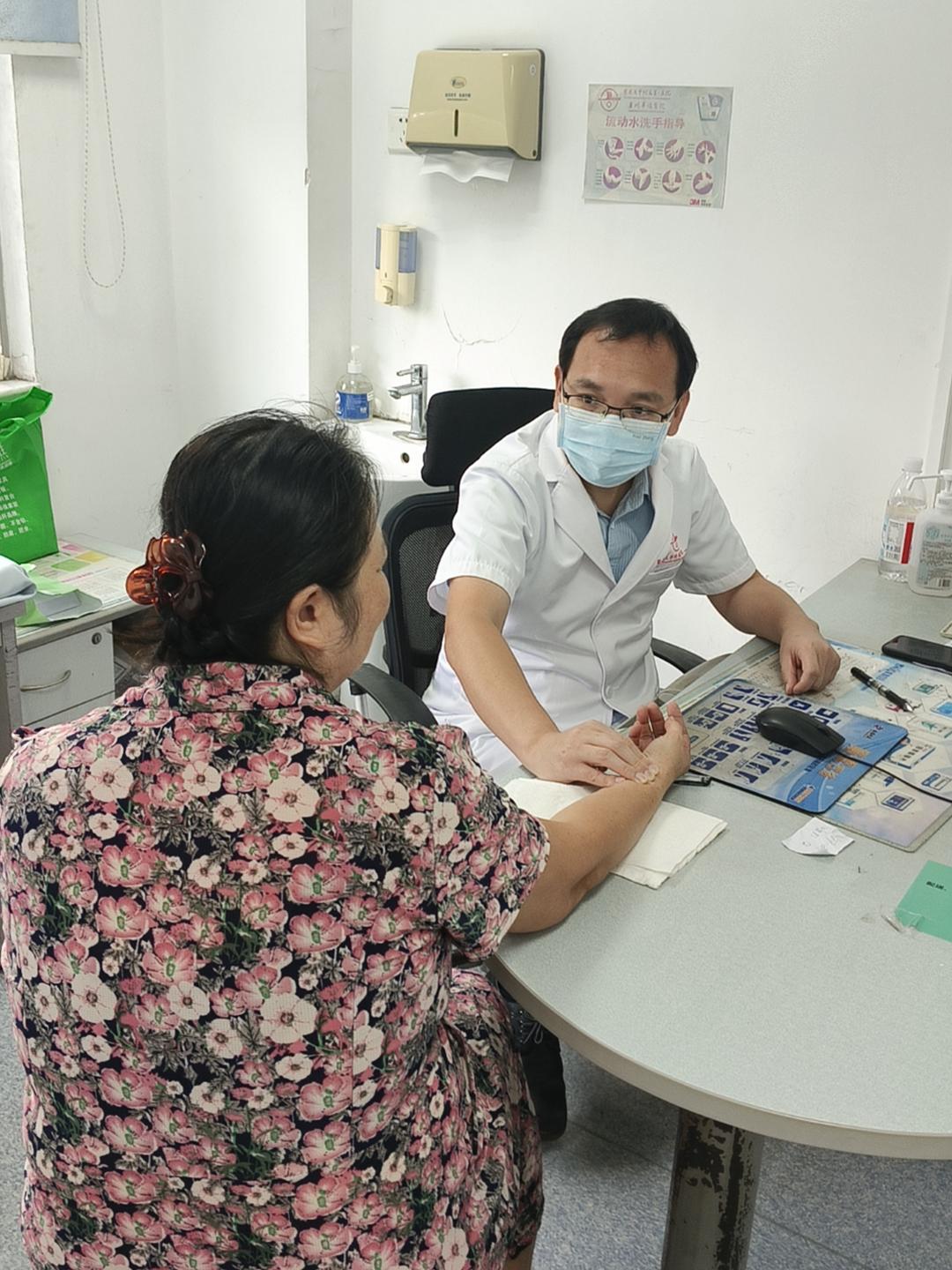 萎缩性胃炎养胃｜5个伤胃坏习惯赶紧改掉✅大家好，我是中医冯伟峰医生。萎缩性胃炎
