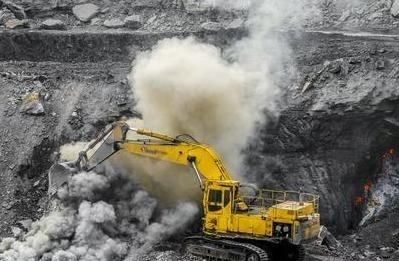 1916年，一名英国人抽完香烟后，将烟屁股随手一扔，踩了两脚便转身离开了。殊不知