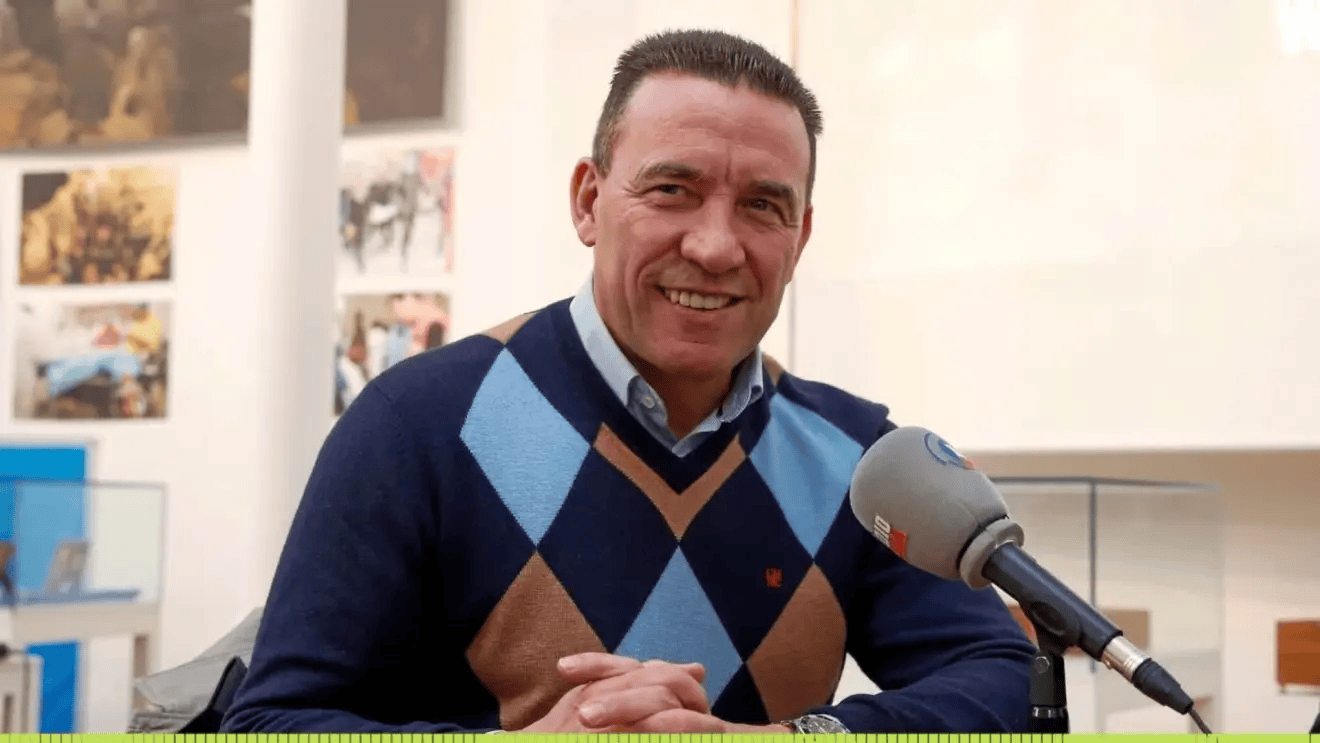 皇马名宿: 我若执教会直接把维尼按在替补席, 问题立刻解决