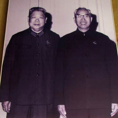 1990年，徐向前元帅病重，陈锡联上将专门来到医院，来到徐老总的病床前，他热泪盈