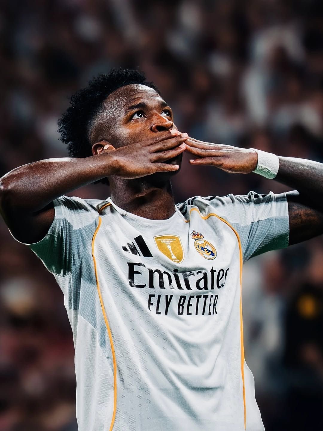 阿斯报：威尼修斯希望继续为皇马效力，而俱乐部也希望与他续约。目前皇马与球员之间的