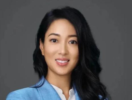 谁也没想到，一场公开发言，直接把香港舆论搅得天翻地覆。联合早报16日报道，马