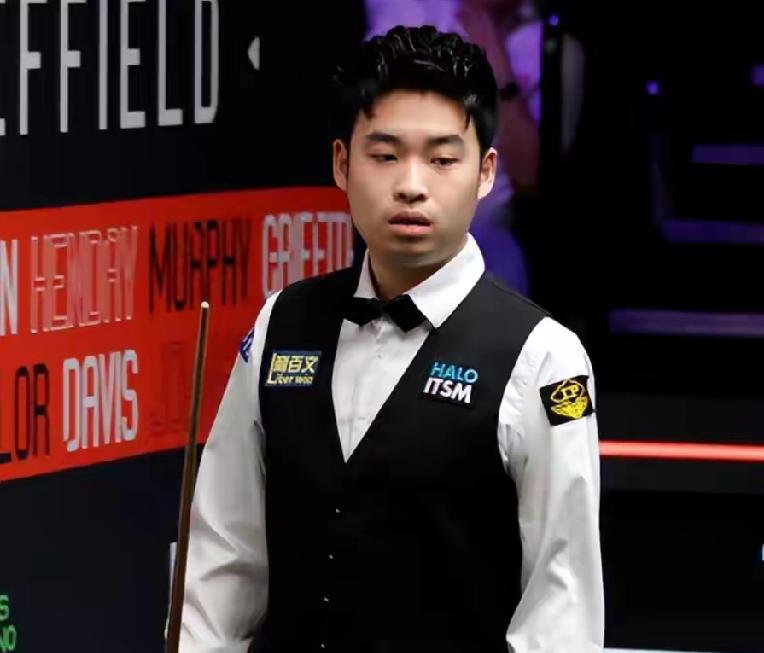 不得不佩服斯佳辉，什么球都敢打，丝毫不考虑后果，不像瓦菲磨磨唧唧，50%的球绝对