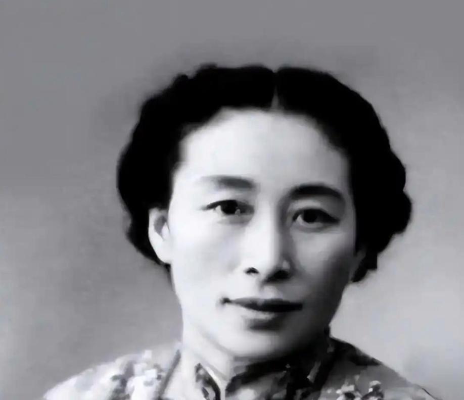 傅涯晚年赴台前向子女坦白：世人皆知她是陈赓遗孀，却不知她此行真正要见的，是海峡对