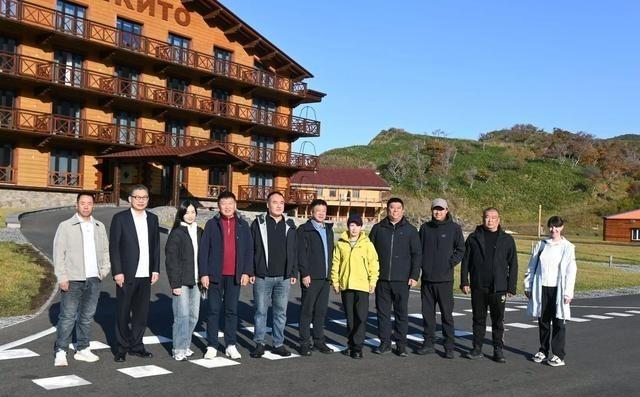 中国在北方四岛上，不再沉默了！很多人以为，黑龙江代表团10月13日登上择捉岛，不