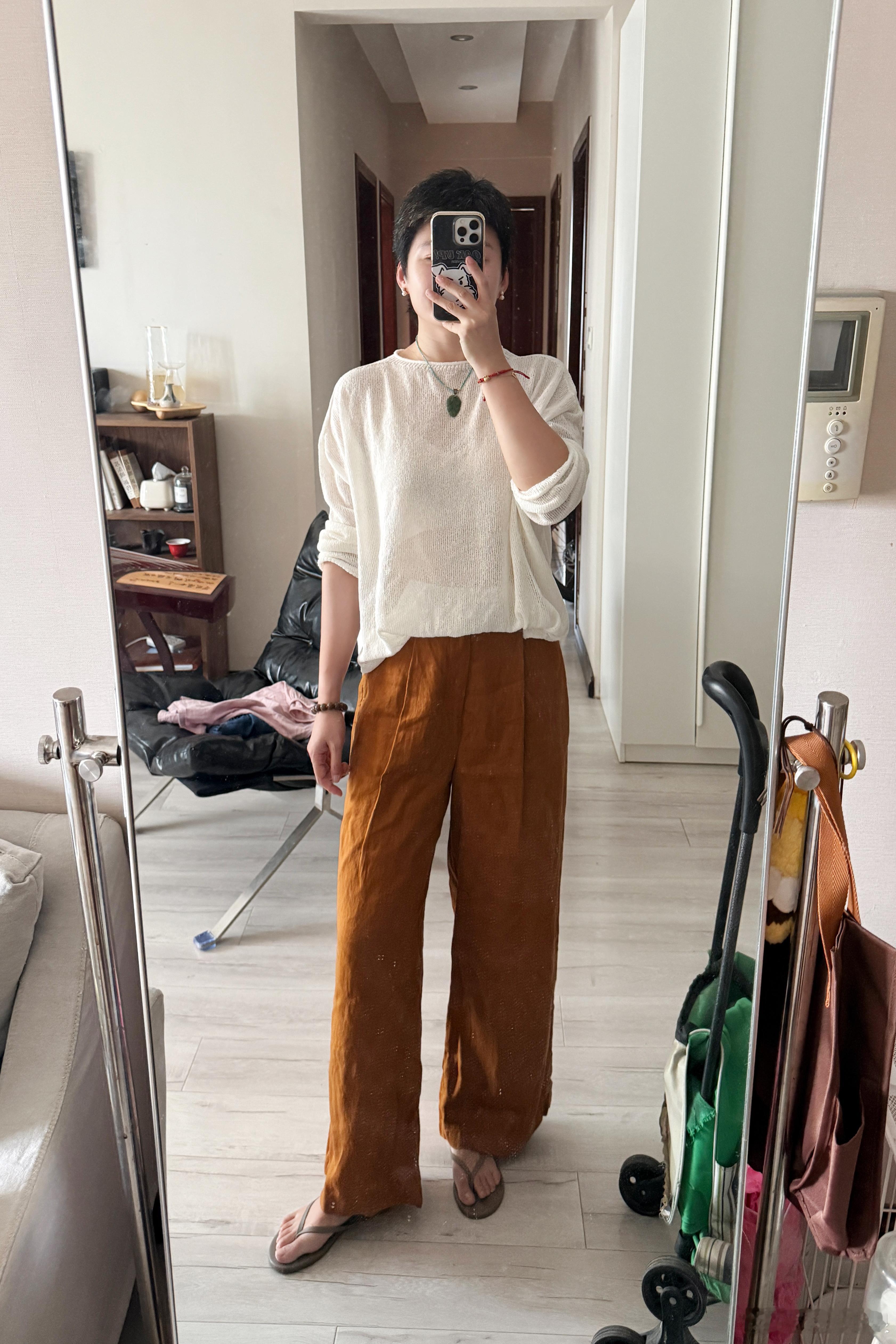 穿搭试试新衣服，不得不说，的眼光真绝，这两件无论是版型还是面料，都深爱，裤子简