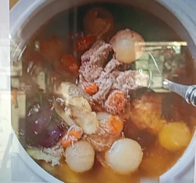 冬天不补，一年白忙，立冬后确实该好好滋补。就像我，一到冬天手脚冰凉，暖气开到2