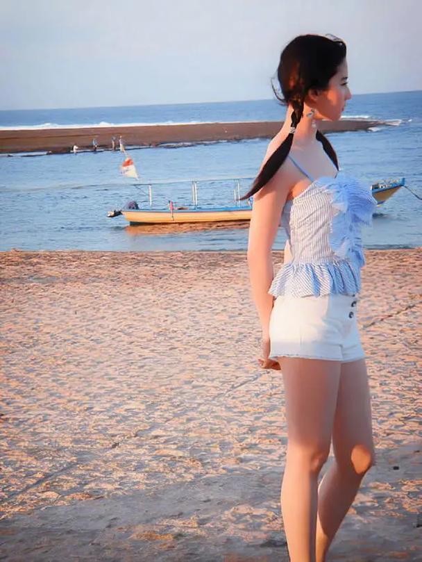 刚出道的刘亦菲VS现在的刘亦菲，觉得她不配“神仙姐姐”称号的是因为没见过年轻的她