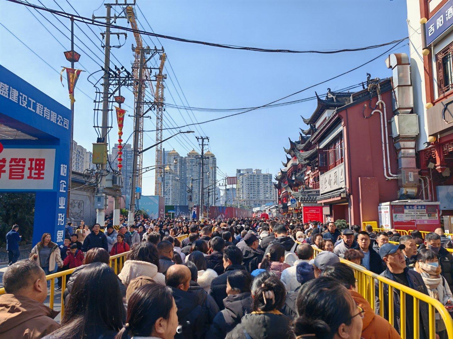 乡下人进城，感受到了人从众上海·外滩