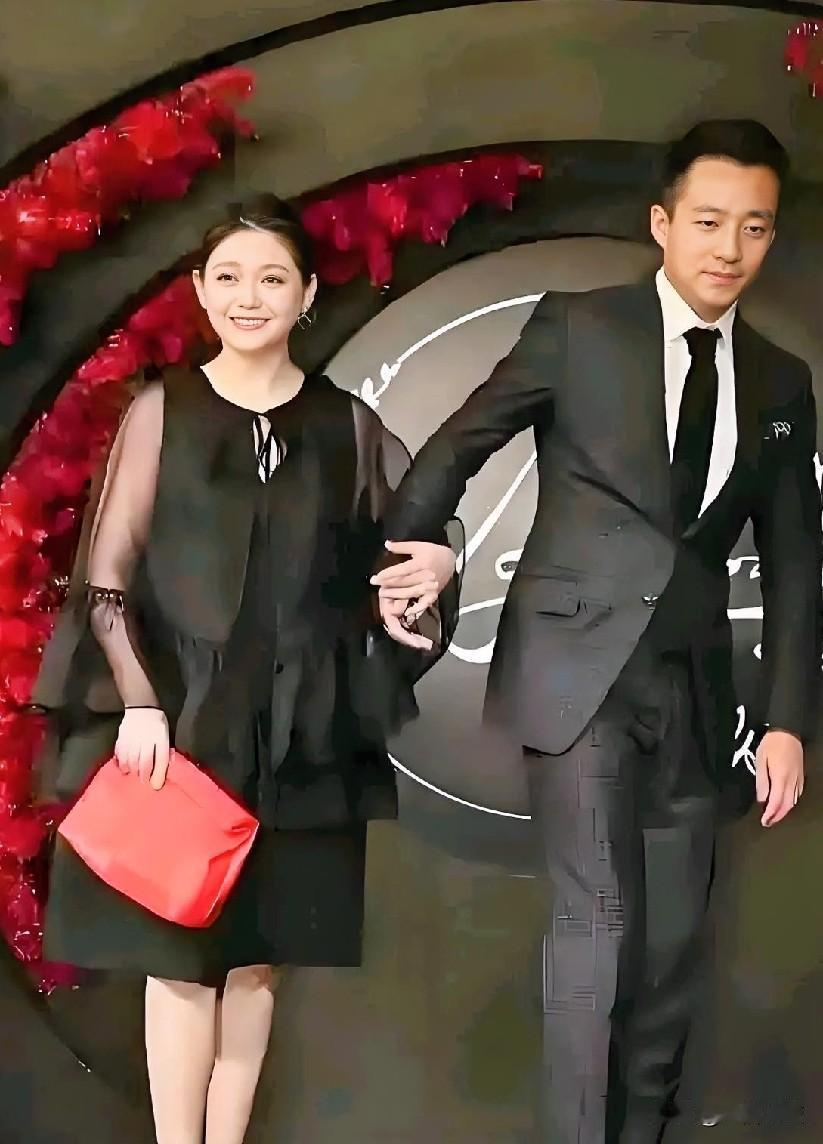 台北近日爆出热议大瓜，汪小菲律师当庭提交信托相关证据，瞬间刷屏全网。早在和大