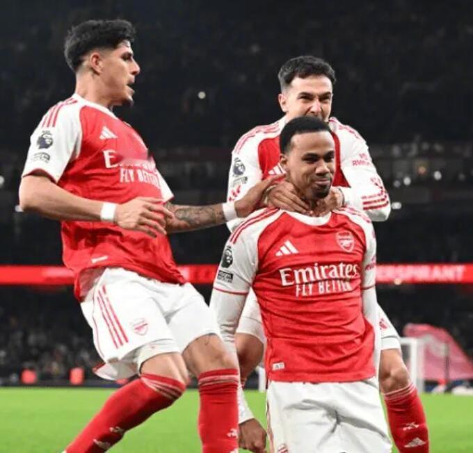 著名统计机构WhoScore统计了阿森纳本赛季的攻防表现。据统计，阿森纳在本赛季