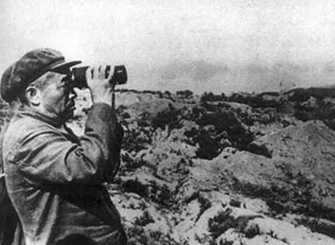 1951年，10万志愿军被美军包饺子，一向淡定自若的彭老总心急如焚连忙向毛主席求