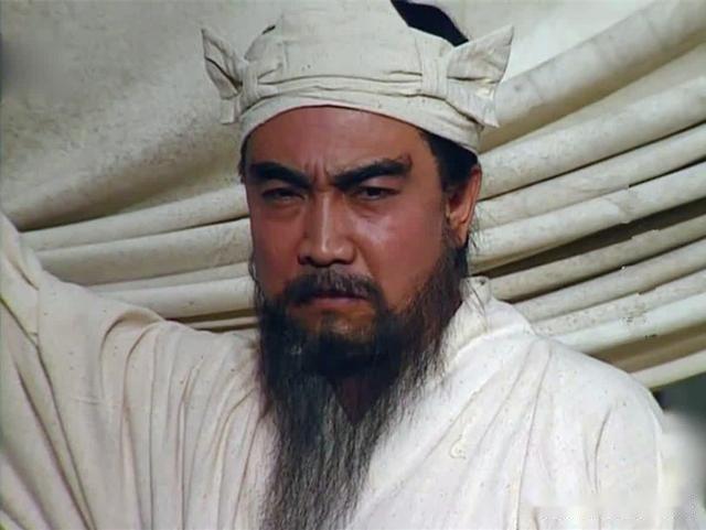 194年，曹操的父亲曹嵩被陶谦部下张闿杀害，临死前曹嵩求饶：“我儿是曹操，你想要