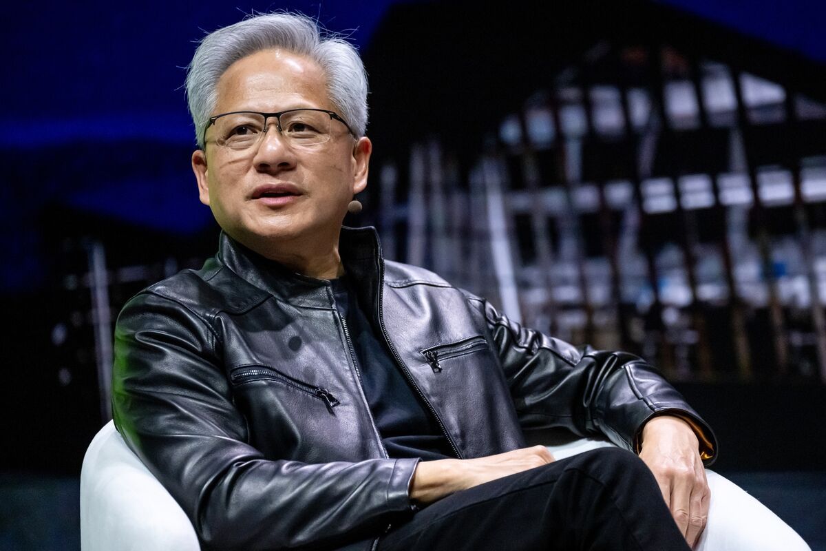 5月13日，彭博社报道称，英伟达首席执行官黄仁勋将作为最后时刻的补充成员，加入美