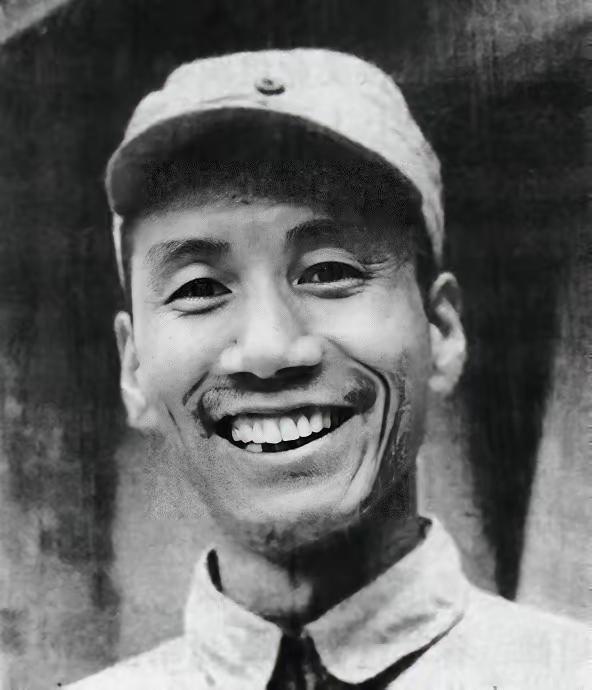 1941年，国民党军官陈锐霆率部起义投奔我新四军，庆功宴后，他突遭特务暗算，身中