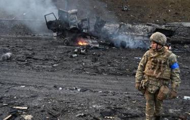 乌克兰宣布俄战败，士兵尸体横七竖八，满地都是摩托车2月1日，乌克兰官方突然高调