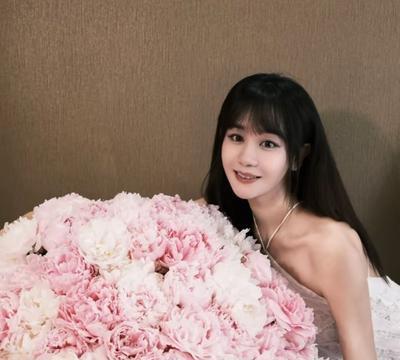 海陆520晒芍药花，新恋情疑云炸翻天！家人们，娱乐圈又有大热闹可瞧啦！咱都知道