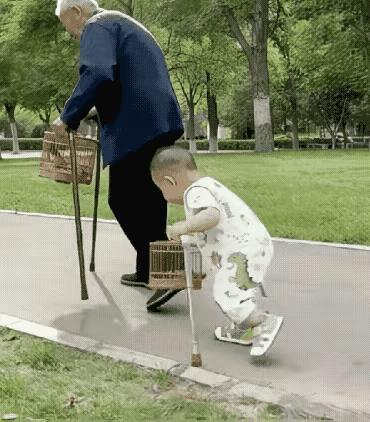 千万不要让老人带孩子