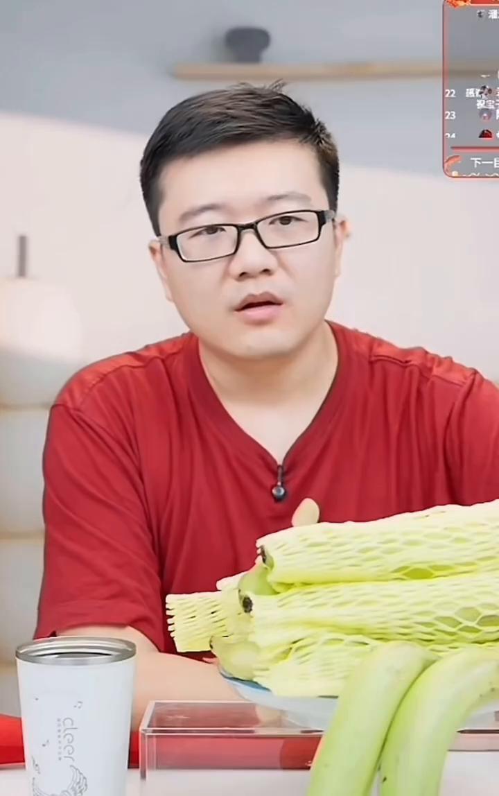 还有人说莎莎换教练了是不是造谣？那显然是造谣。国家队换个体能师，又有人把单换的人
